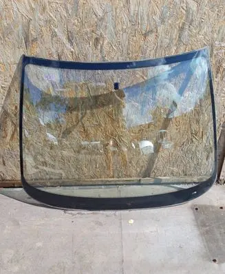 Peugeot 206 Front windscreen/windshield window 