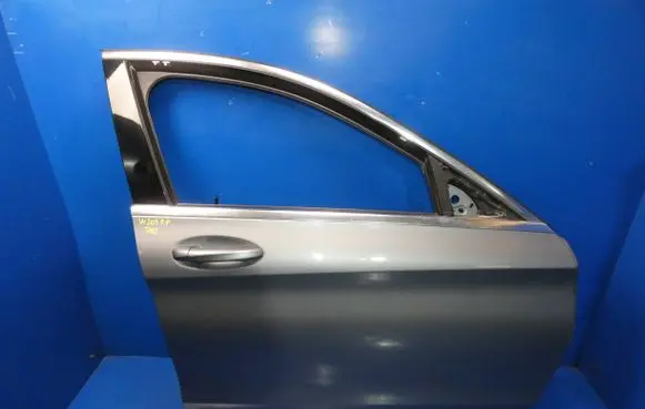 Mercedes-Benz C W205 Front door 