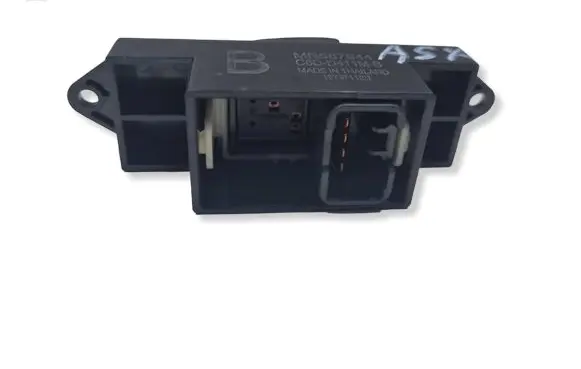 Mitsubishi ASX Electric window control switch MR587944 C8DD411MB 16Y3T11BD