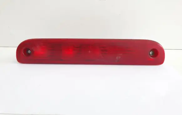 Third/center stoplight
