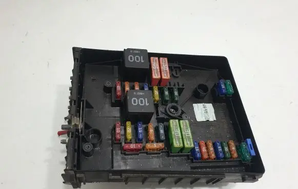 Skoda Superb B6 (3T) Fuse module 1K0937125C