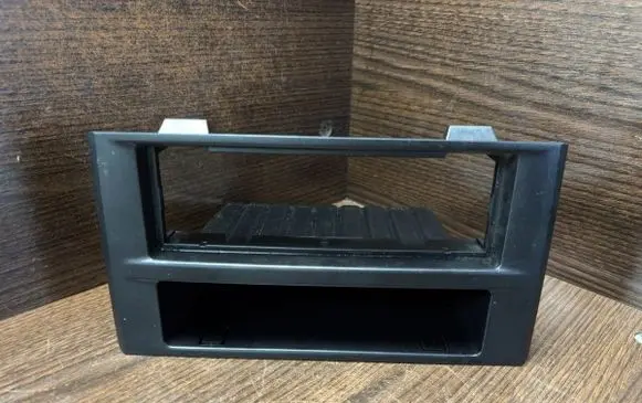 Glove box