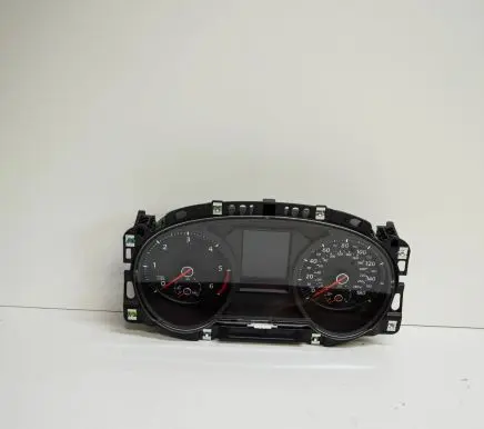 Volkswagen Golf VII Speedometer (instrument cluster) 5G1920957A