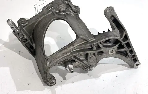 Citroen C4 Grand Picasso Oil filter mounting bracket 9678325480