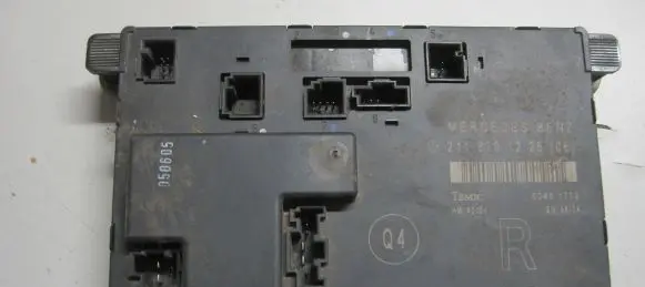 Mercedes-Benz E W211 Door control unit/module 2118701226