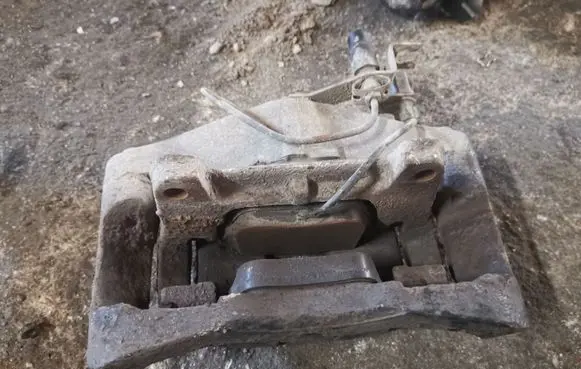 Audi A6 S6 C6 4F Front brake caliper