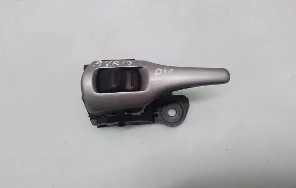 Toyota Auris 150 Front door interior handle 62318A1
