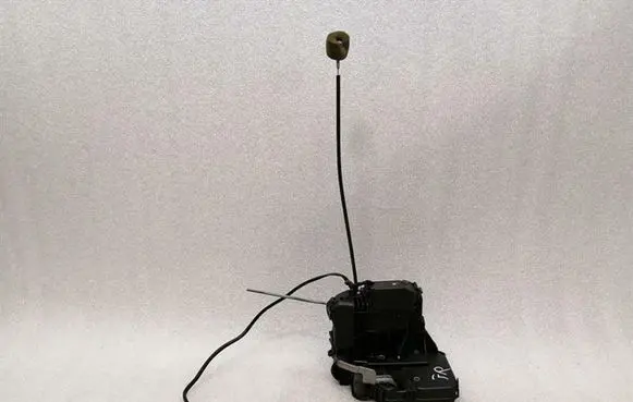 Mercedes-Benz E AMG W211 Front door lock A2117200635