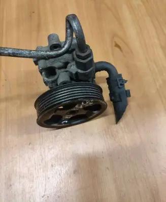 Mitsubishi Outlander Power steering pump