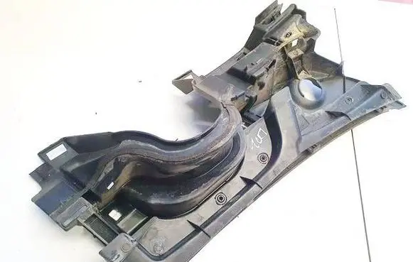 Toyota Auris 150 Wiper trim 5575202030