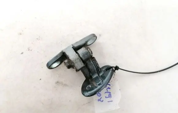 Volvo V50 Rear door lower hinge 30661440