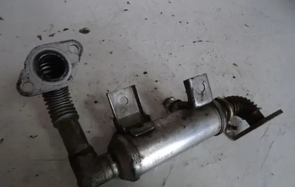 Ford Focus EGR valve cooler 4M5Q9F464BC