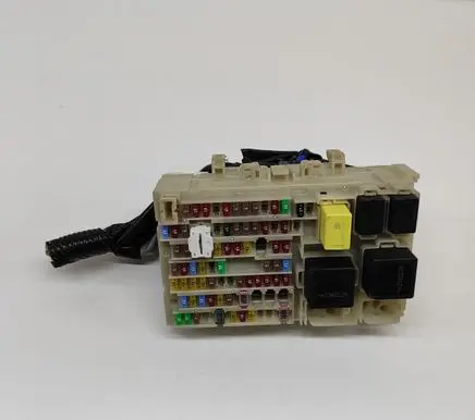 Nissan Qashqai J12 Fuse module 243506RA0B