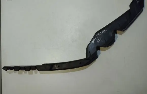 Front bumper mounting bracket