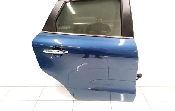 Suzuki Baleno IV Rear door