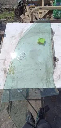 Toyota Corolla E110 Front door window glass four-door 1212123