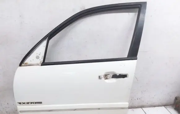 SsangYong Rexton Front door