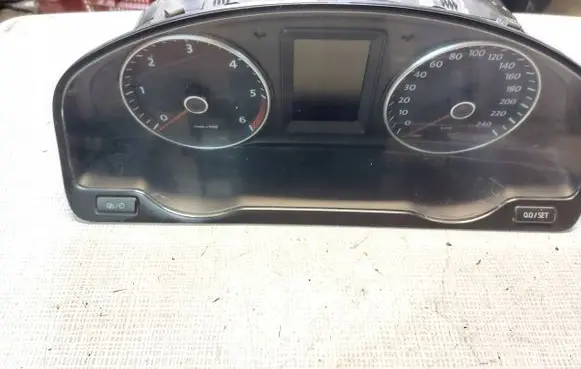 Volkswagen Transporter - Caravelle T5 Speedometer (instrument cluster) 7E0920860J