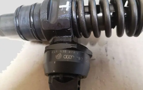 Volkswagen Polo Fuel injector 045130073T