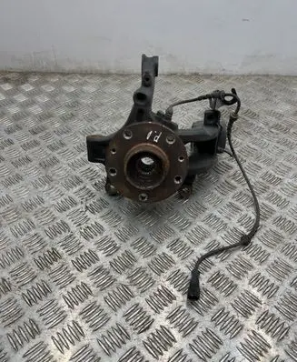 Front wheel hub