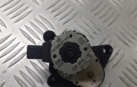 Mercedes-Benz A W168 A/C air flow flap actuator/motor A1688201442