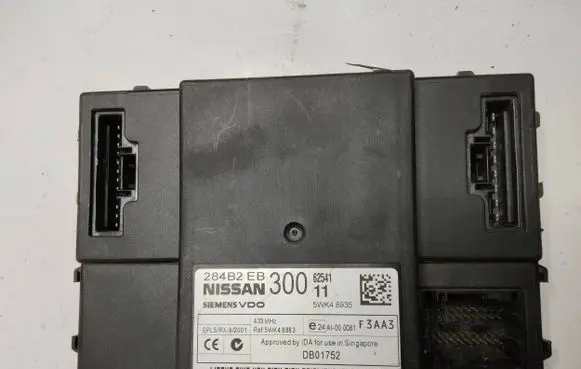Nissan Navara D40 Comfort/convenience module 284B2EB300 5WK48935 DB01752
