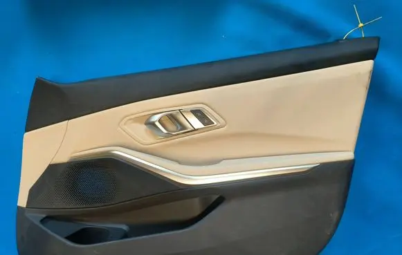 BMW 3 G20 G21 Front door card panel trim 