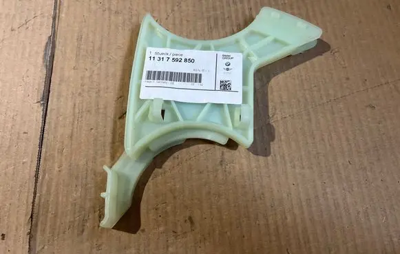 BMW 3 F30 F35 F31 Slide rail for timing chain 7592850