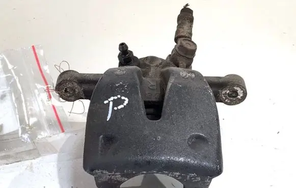 Toyota Avensis T250 Rear brake caliper