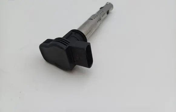 Volkswagen Golf Plus High voltage ignition coil 07K905715F
