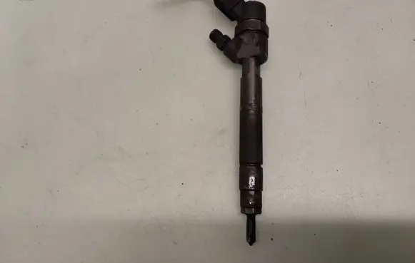 Mercedes-Benz A W168 Fuel injector 0445110015