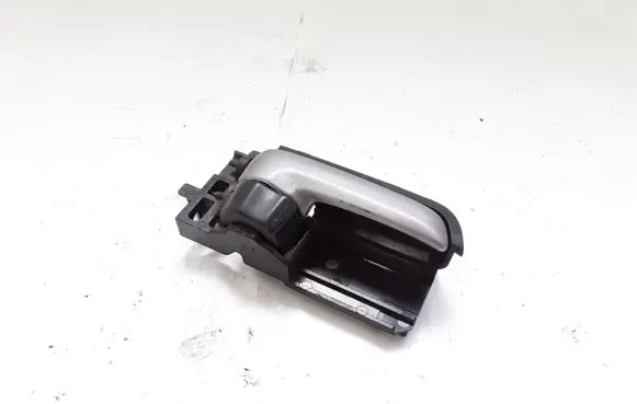 Suzuki SX4 Front door interior handle NOCODE