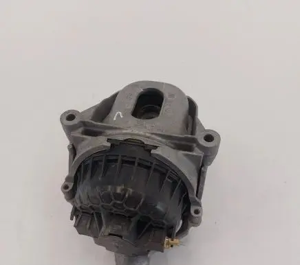 Audi A4 S4 B9 8W Engine mount bracket 4M0199372