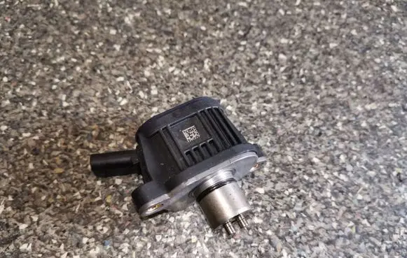 Seat Ateca Camshaft vanos timing valve 04E906048A