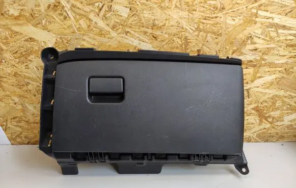 Toyota Yaris XP210 Glove box 55550k0030 B000656 55552K0030