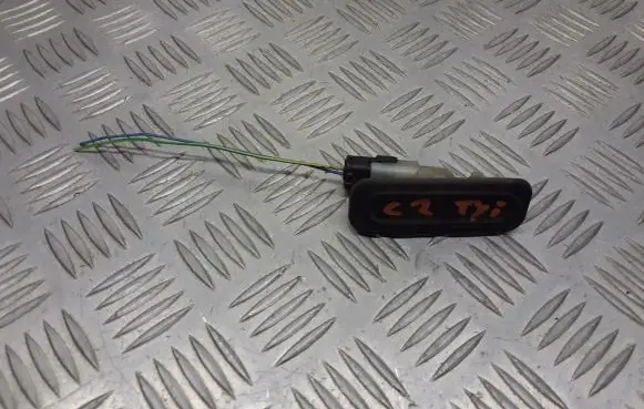 Citroen C2 Tailgate/boot open switch button 