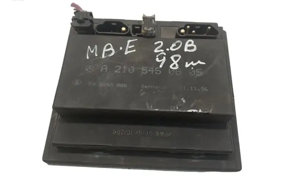 Mercedes-Benz E W210 Light module LCM A2105450605 898840000