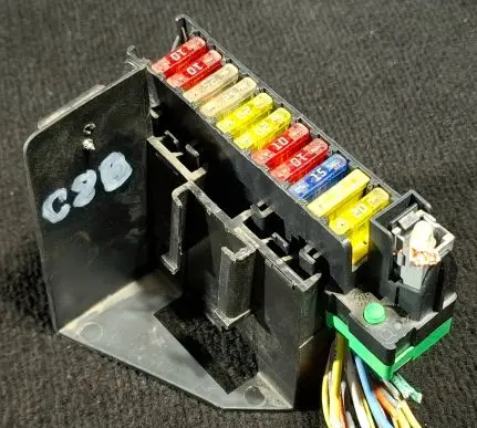 Citroen C8 Fuse module 70780761 V1LAV8V37