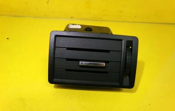 Ford C-MAX I Dashboard side air vent grill/cover trim 3M51-R018B08