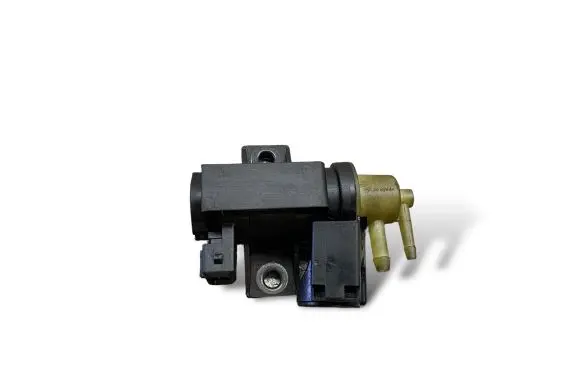 Nissan Juke I F15 Turbo solenoid valve 8200790180 18T088 70181405