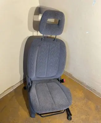 Suzuki Grand Vitara I Front passenger seat 
