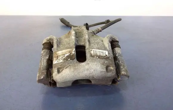 Peugeot 2008 I Front brake caliper 9805497680