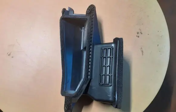 Mazda CX-7 Air intake duct part EG2161151