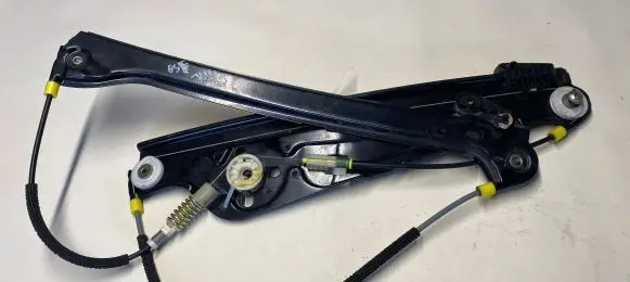 BMW 7 E65 E66 Front window lifting mechanism without motor 7138862E 8223826S