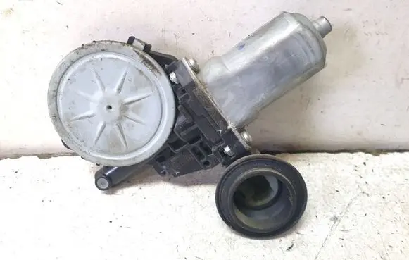 Suzuki Swift I Front door window regulator motor 8346063J00