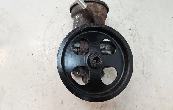 Toyota Avensis T250 Power steering pump