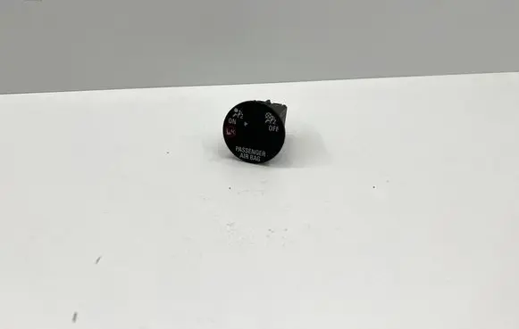 Opel Mokka Passenger airbag on/off switch 13577258