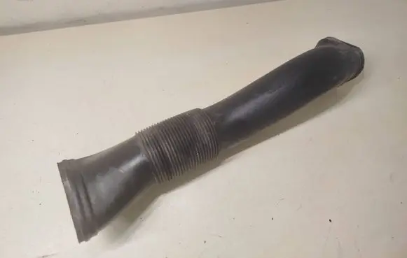 Air intake hose/pipe