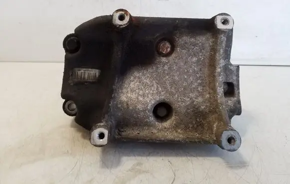 Iveco Daily 6th gen A/C compressor mount bracket 5801370470