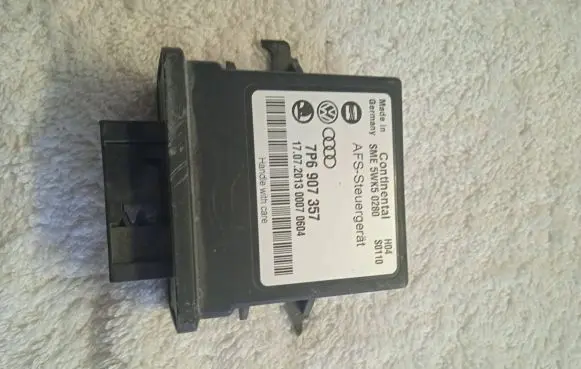 Volkswagen Touareg II Light module LCM 7P6907357 5WK50280 17072013000060